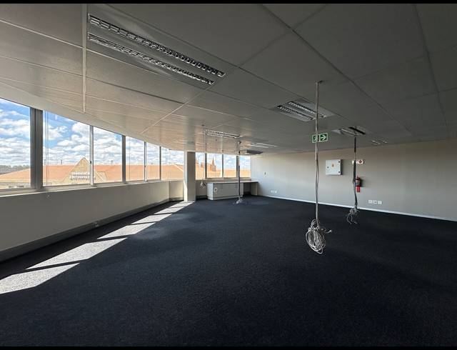 110M² OFFICE TO LET IN CENTURION CENTRAL